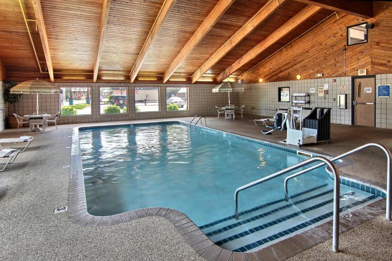 Blossom Hotel & Suites Traverse City Dış mekan fotoğraf