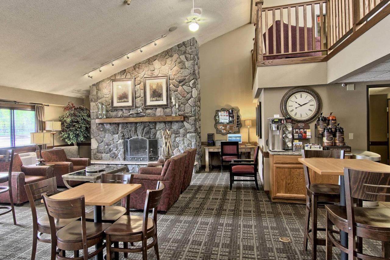 Blossom Hotel & Suites Traverse City Dış mekan fotoğraf