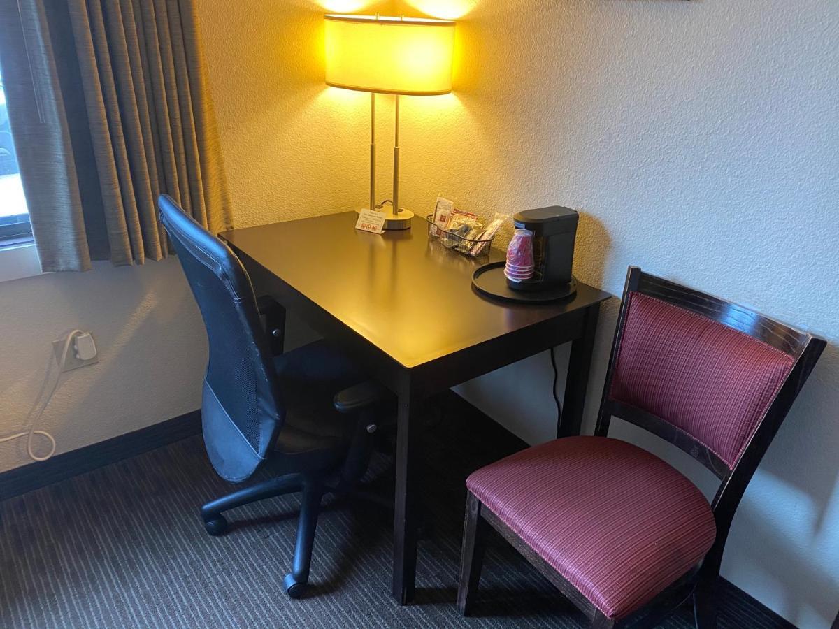 Blossom Hotel & Suites Traverse City Dış mekan fotoğraf