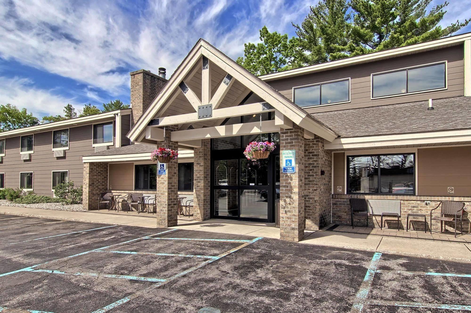Blossom Hotel & Suites Traverse City Dış mekan fotoğraf