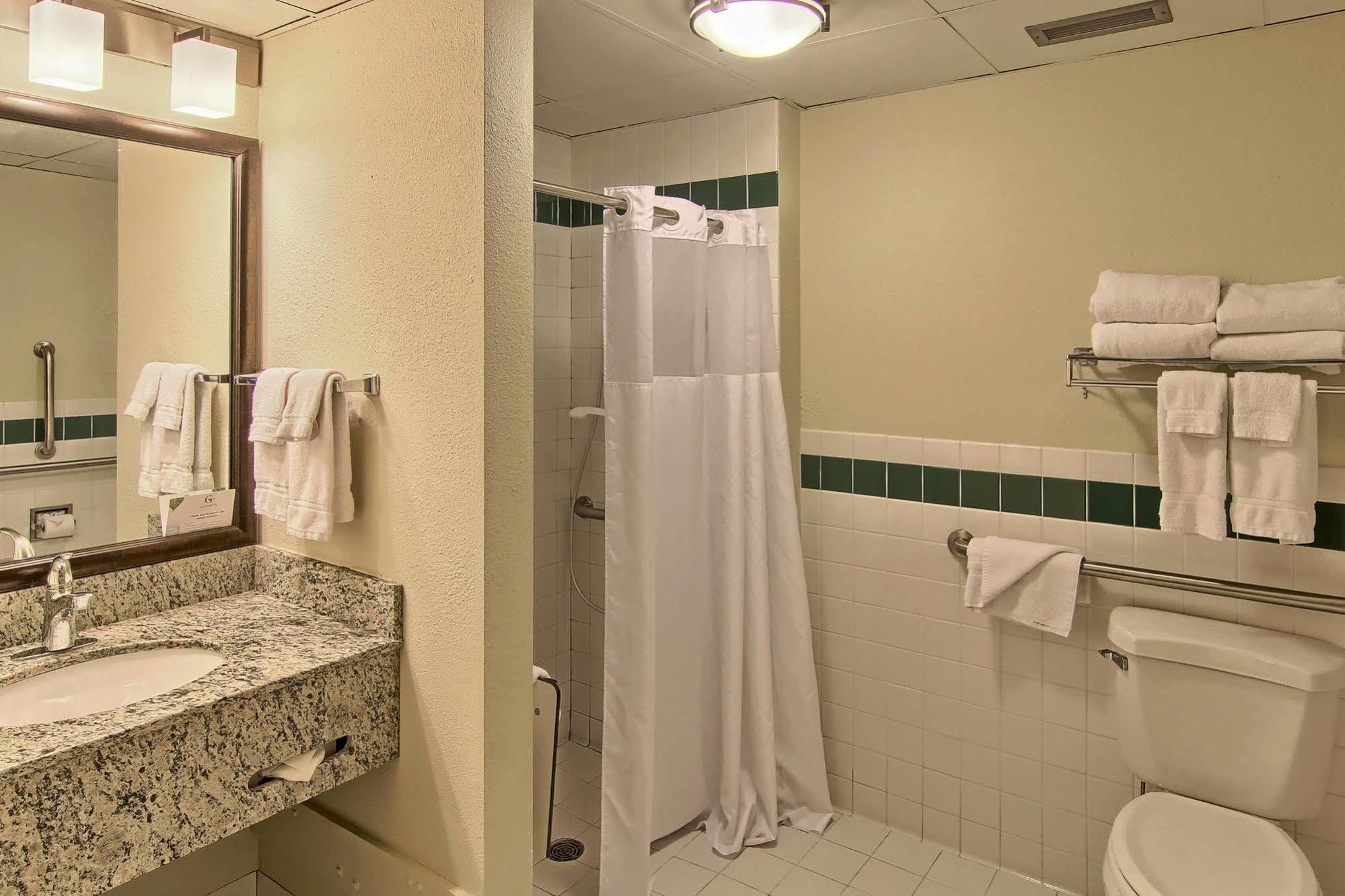 Blossom Hotel & Suites Traverse City Dış mekan fotoğraf