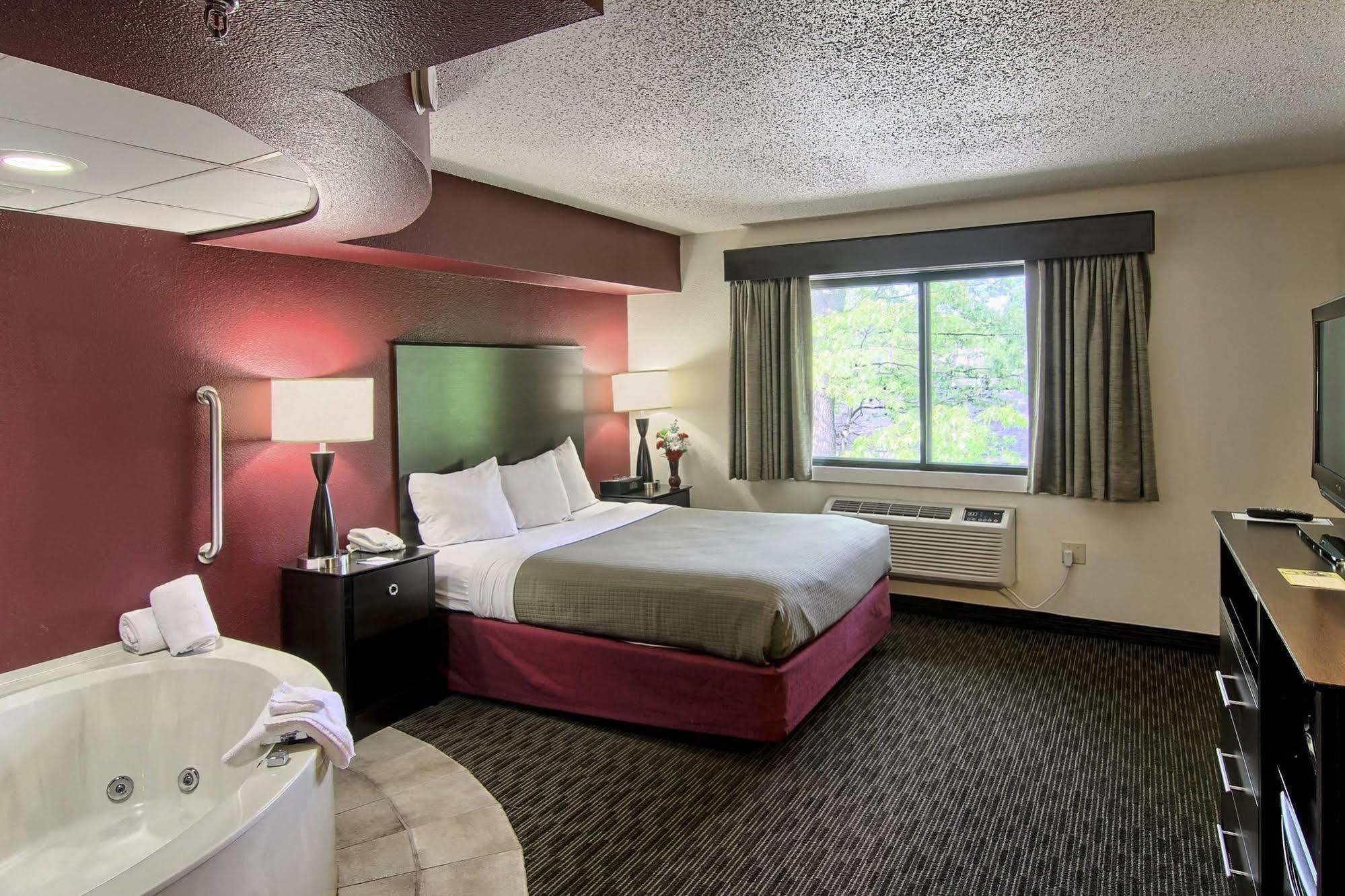 Blossom Hotel & Suites Traverse City Dış mekan fotoğraf