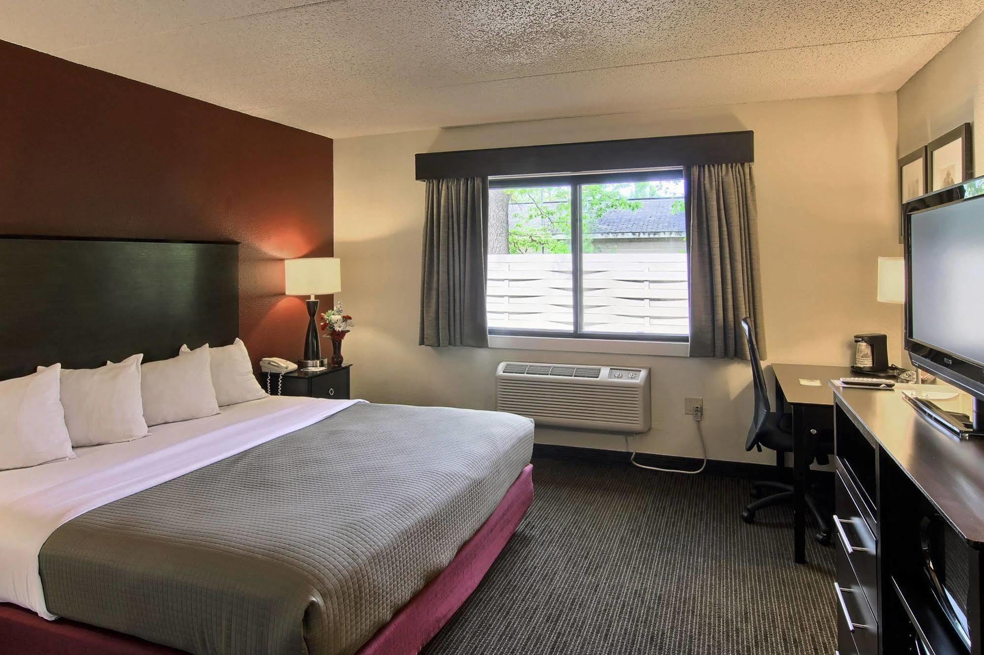 Blossom Hotel & Suites Traverse City Dış mekan fotoğraf