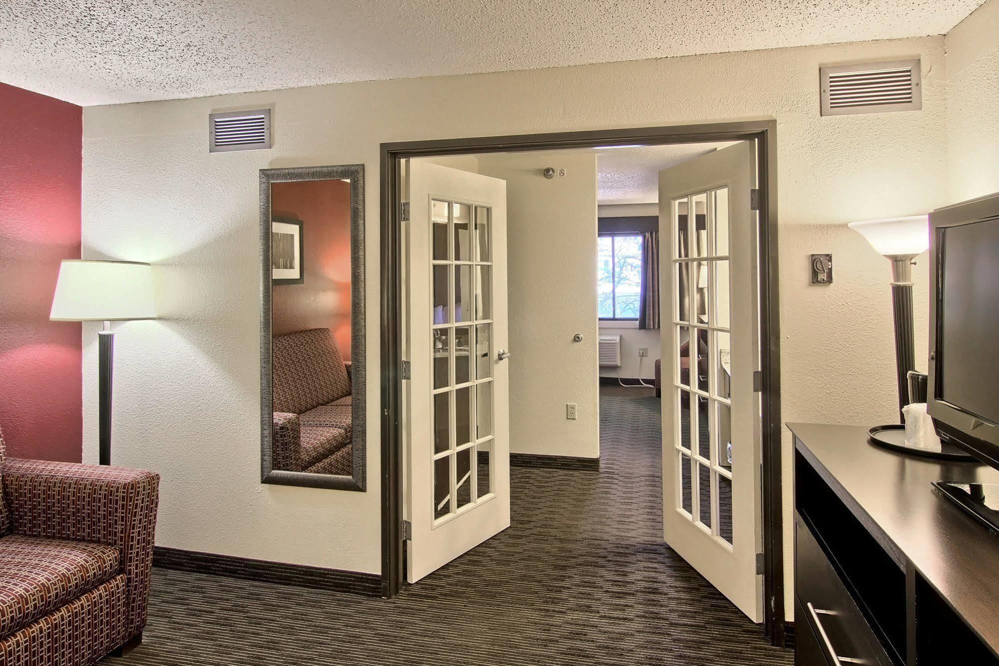Blossom Hotel & Suites Traverse City Dış mekan fotoğraf