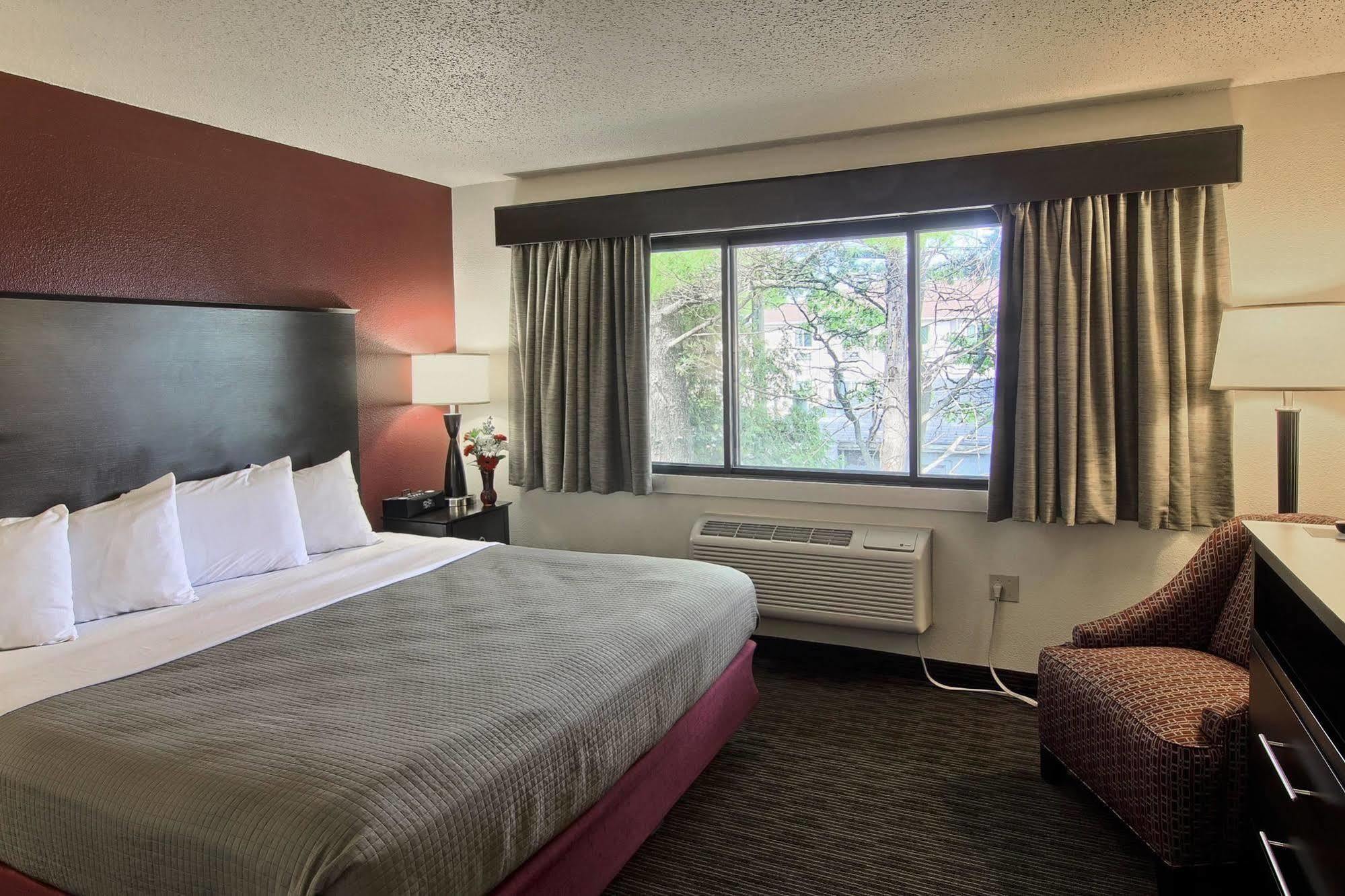 Blossom Hotel & Suites Traverse City Dış mekan fotoğraf