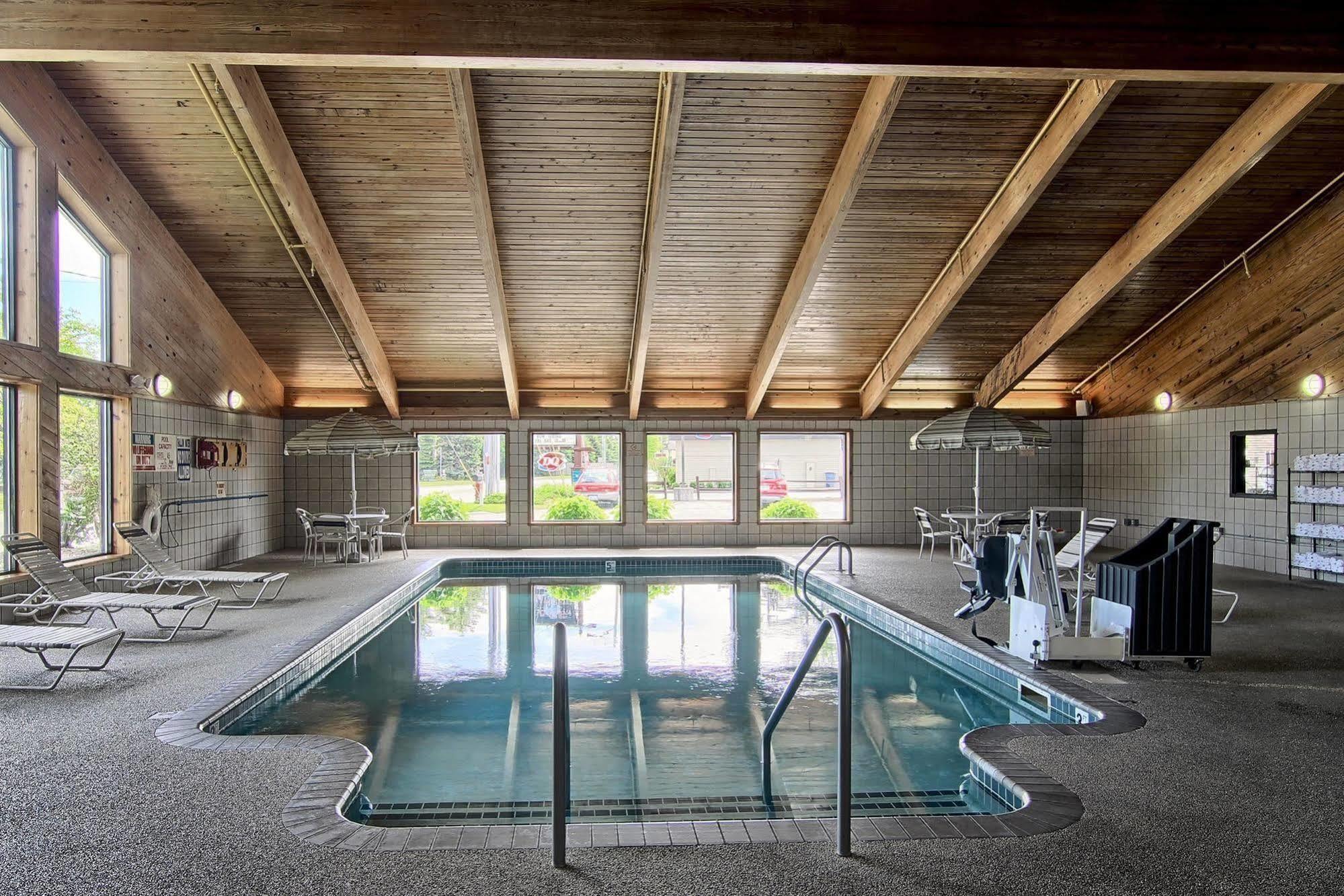 Blossom Hotel & Suites Traverse City Dış mekan fotoğraf
